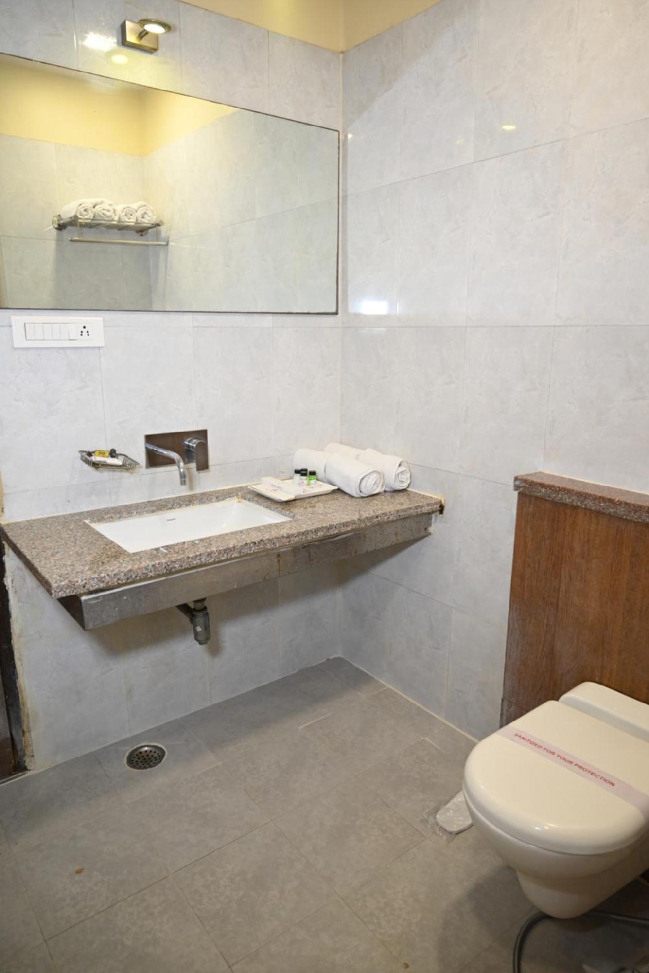 Hotel Plaza Inn, אג'מר מראה חיצוני תמונה