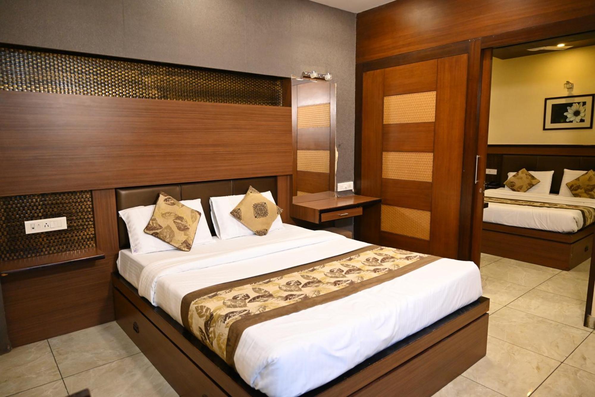 Hotel Plaza Inn, אג'מר מראה חיצוני תמונה
